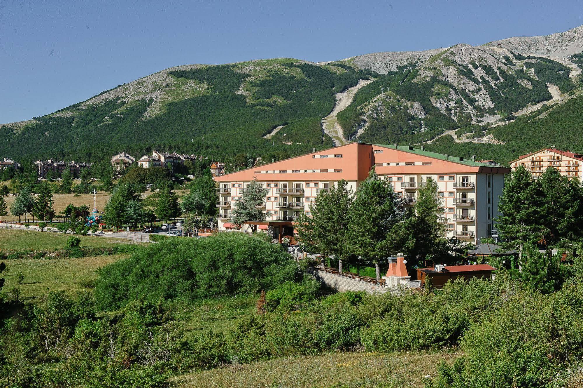 Magnola Palace Hotel Ovindoli Exterior foto